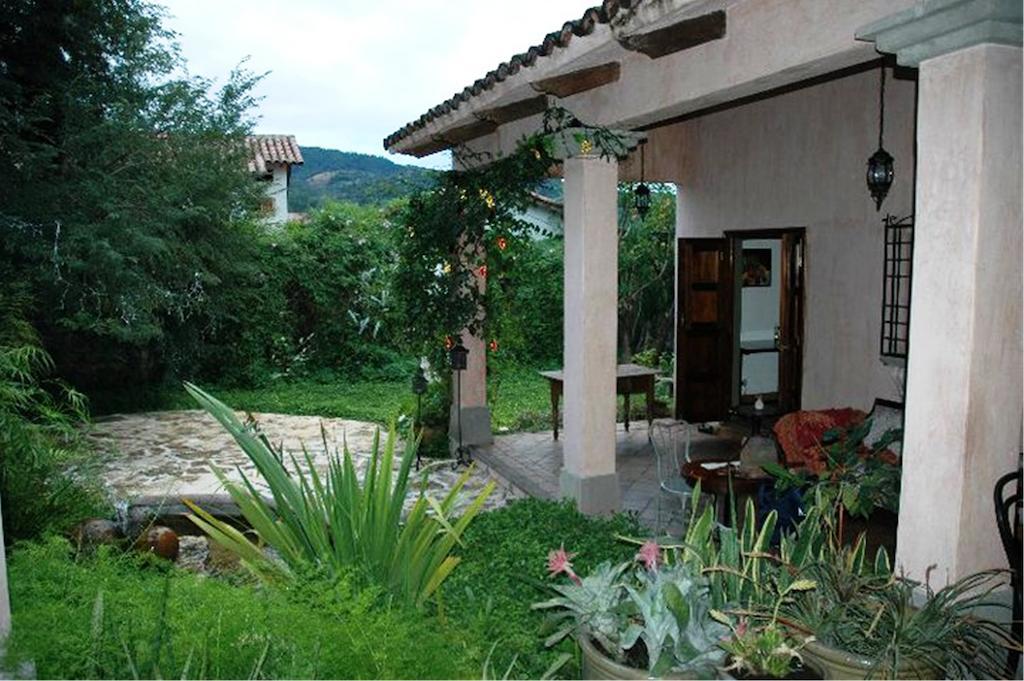 Bed and Breakfast La Casa Rosada à Copan Ruinas Extérieur photo